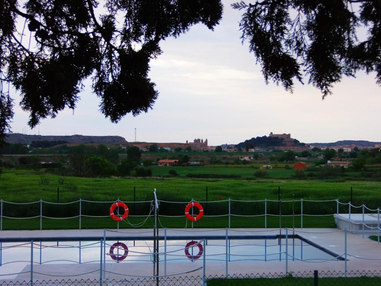 Hotel Villa Monter Alcañiz Exterior foto